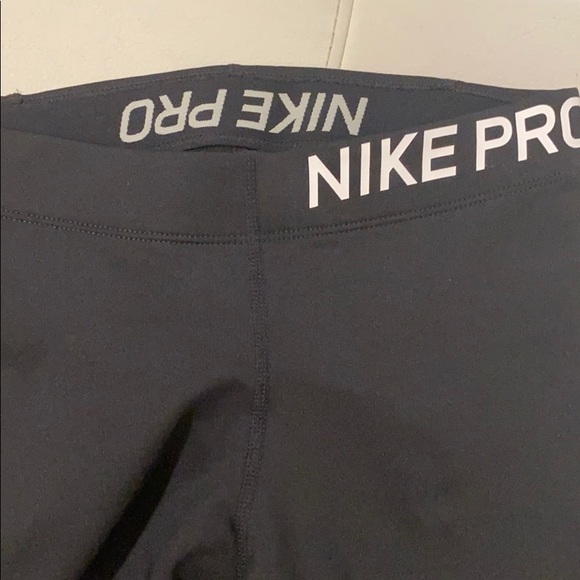 ❌❌SOLD❌ ❌NWT NIKE PRO LEGGINGS - Picture 3 of 4